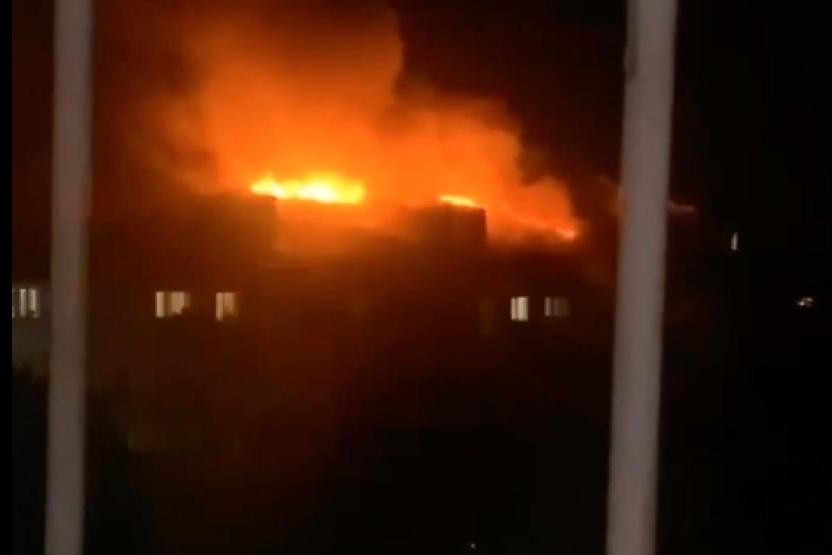 Ukraine High Rises High-rise building on fire in Russian Omsk, dozens of residents ...