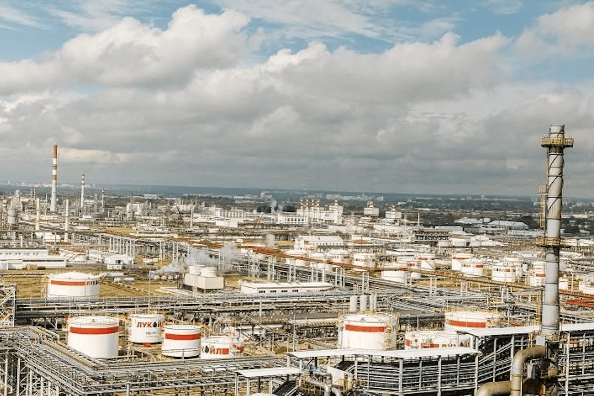 Russian Fuel Shortages Ease as Refineries Resume Operations